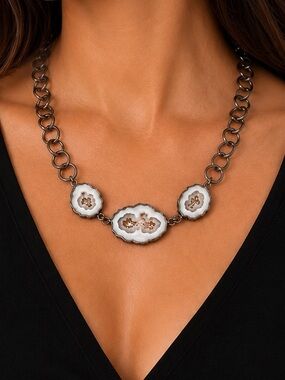 NEW - FNUE Jewelry Chunky Gunmetal Chain Natural Geode Statement Necklace 20”